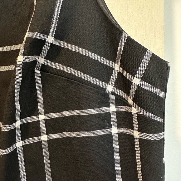 Black and White Plaid Sleeveless Dress - Picture 2 of 5